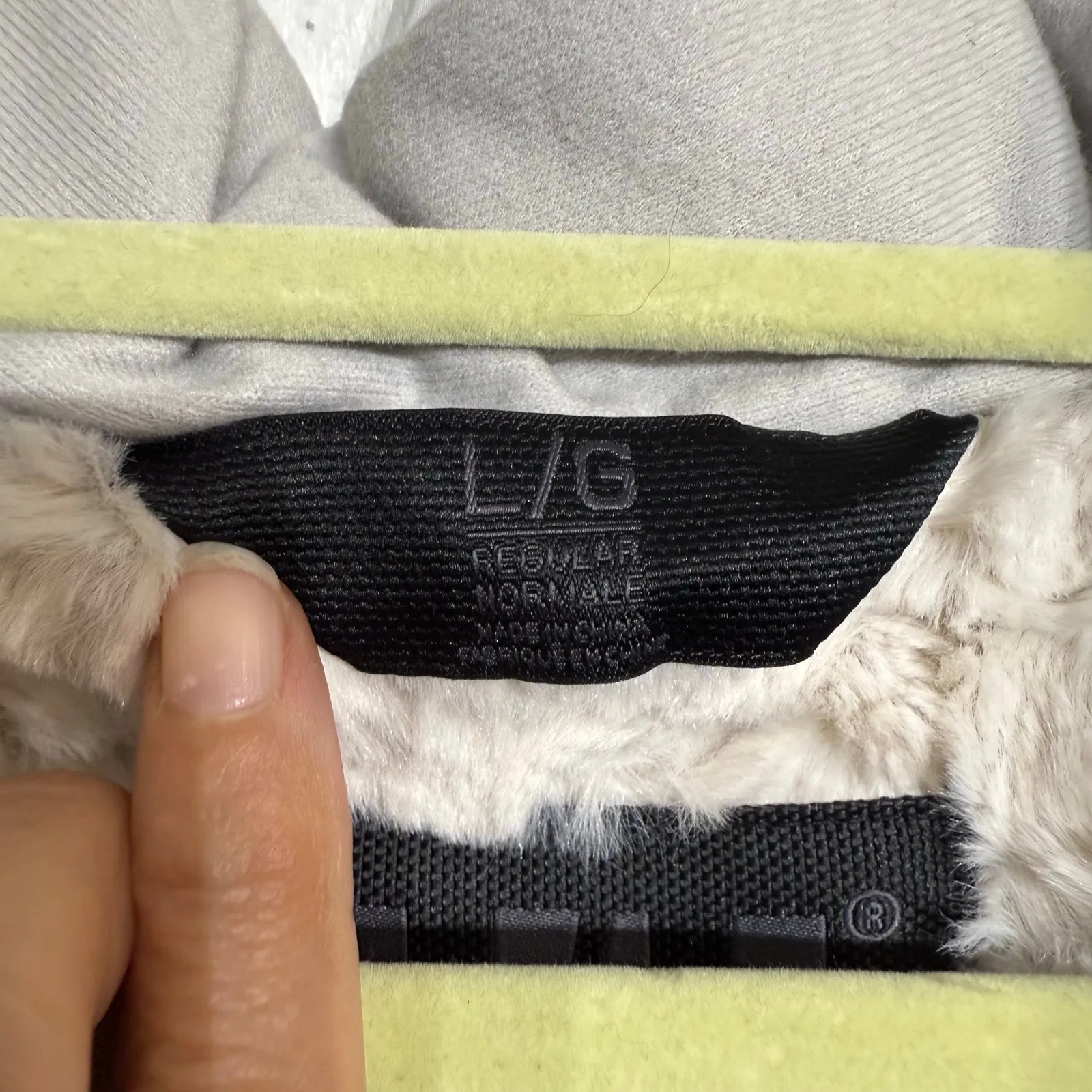 Helly Hansen White Ski Puffer Hooded Jacket Sz L - Image 8