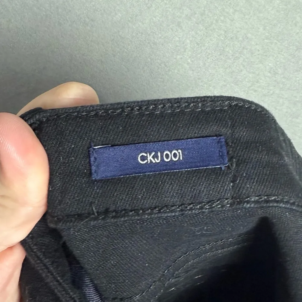 Calvin Klein Women’s Black Skinny Jeans size 33x28 CKJ001 - Image 2