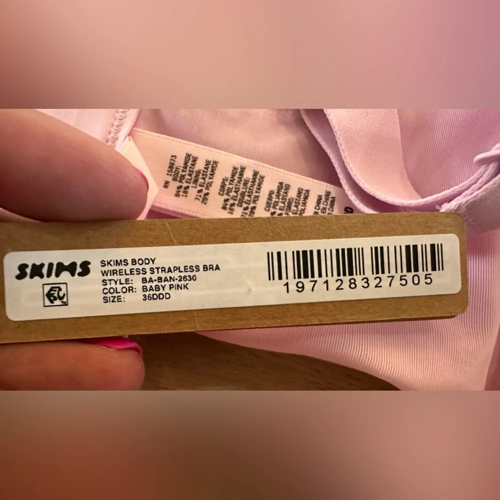 Skims wireless form strapless bra baby pink size 36DDD NWT - Image 9