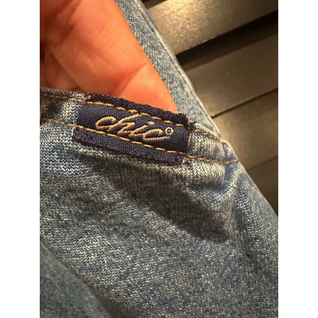 Women's Chic Denim Cargo Capri Pants Size 14 Blue - Image 3