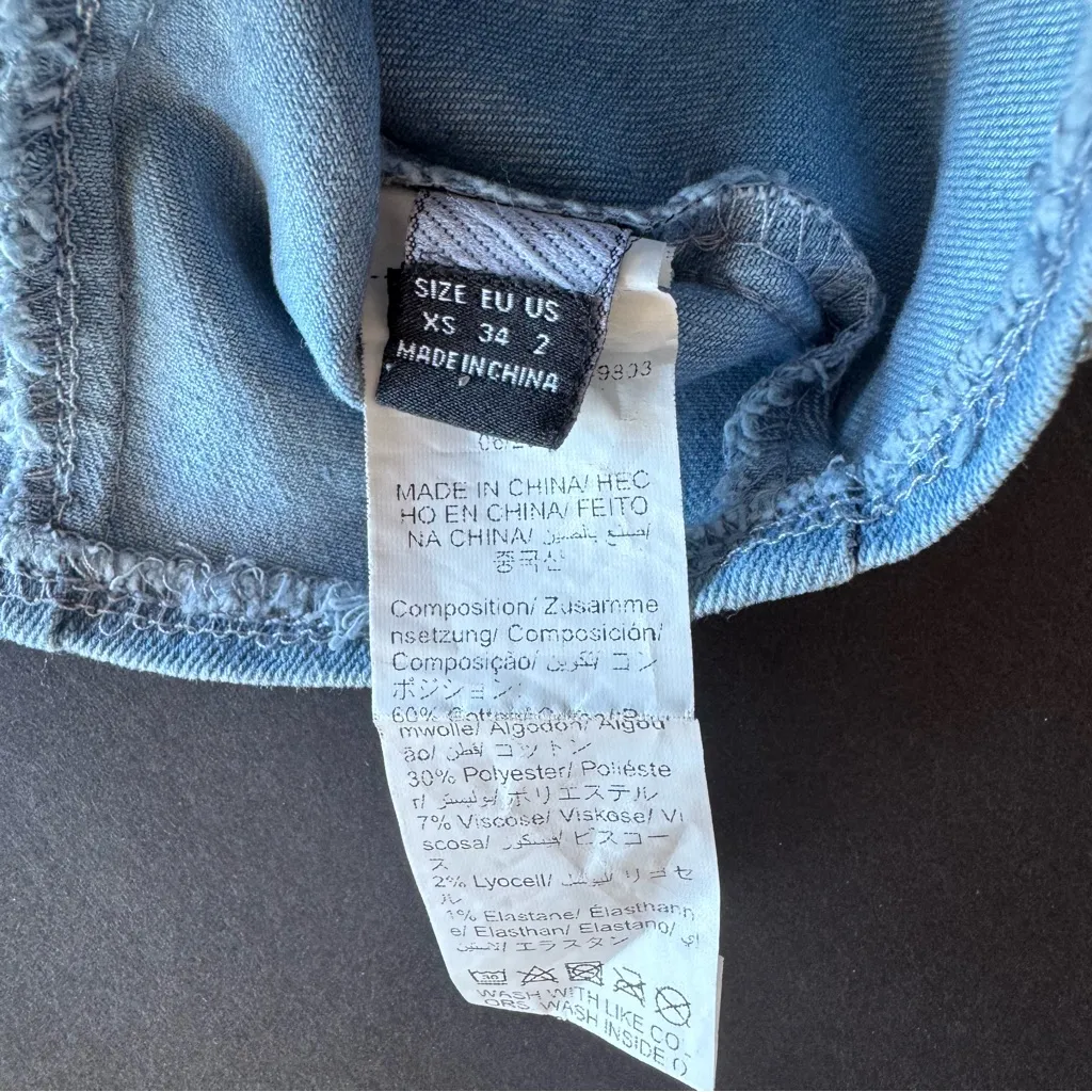 NWT WDIRARA Women’s Sequin Denim Hook Eye Crop Top XS Blue - Image 7