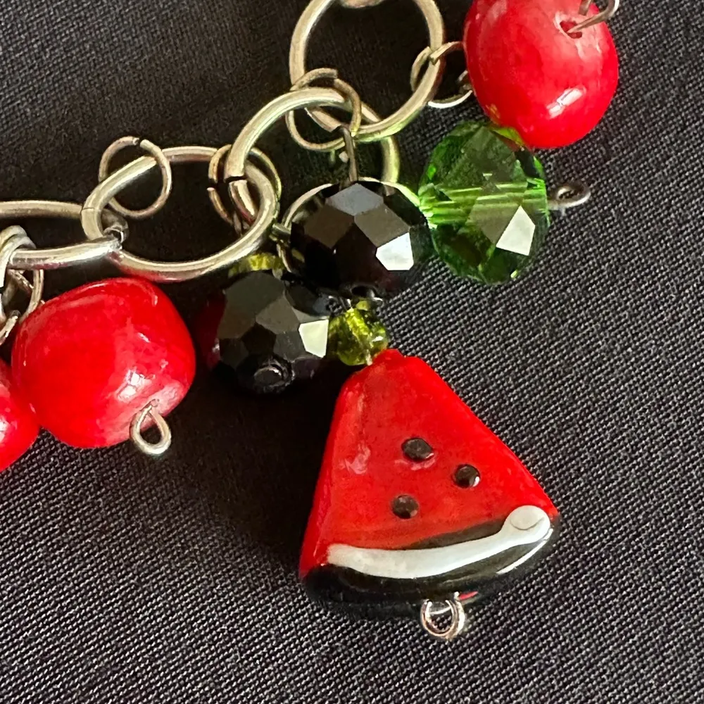 Acrylic & silvertone GUC charm bracelet. Watermelon slice shaped beads w/ toggle Green - Image 2