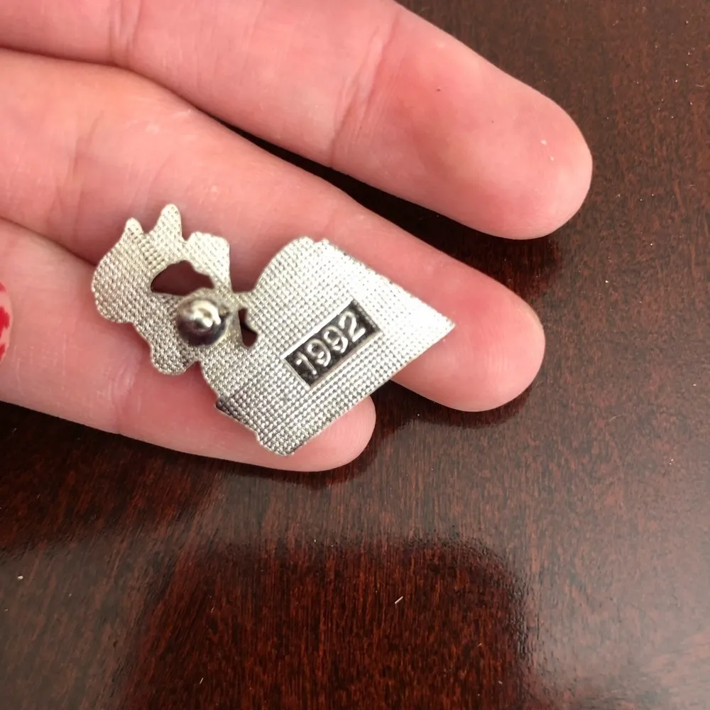 Vintage 1992 Nesquik Céréales Pin - Image 2