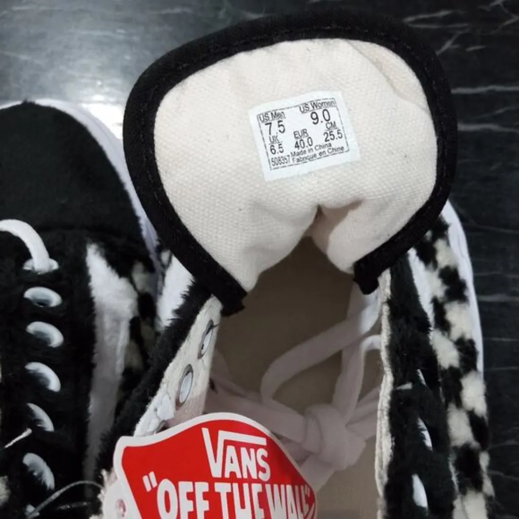 Vans Old Skool unisex Sherpa Checkerboard sneakers Womens Size 9 Mens size 7.5 - Image 7