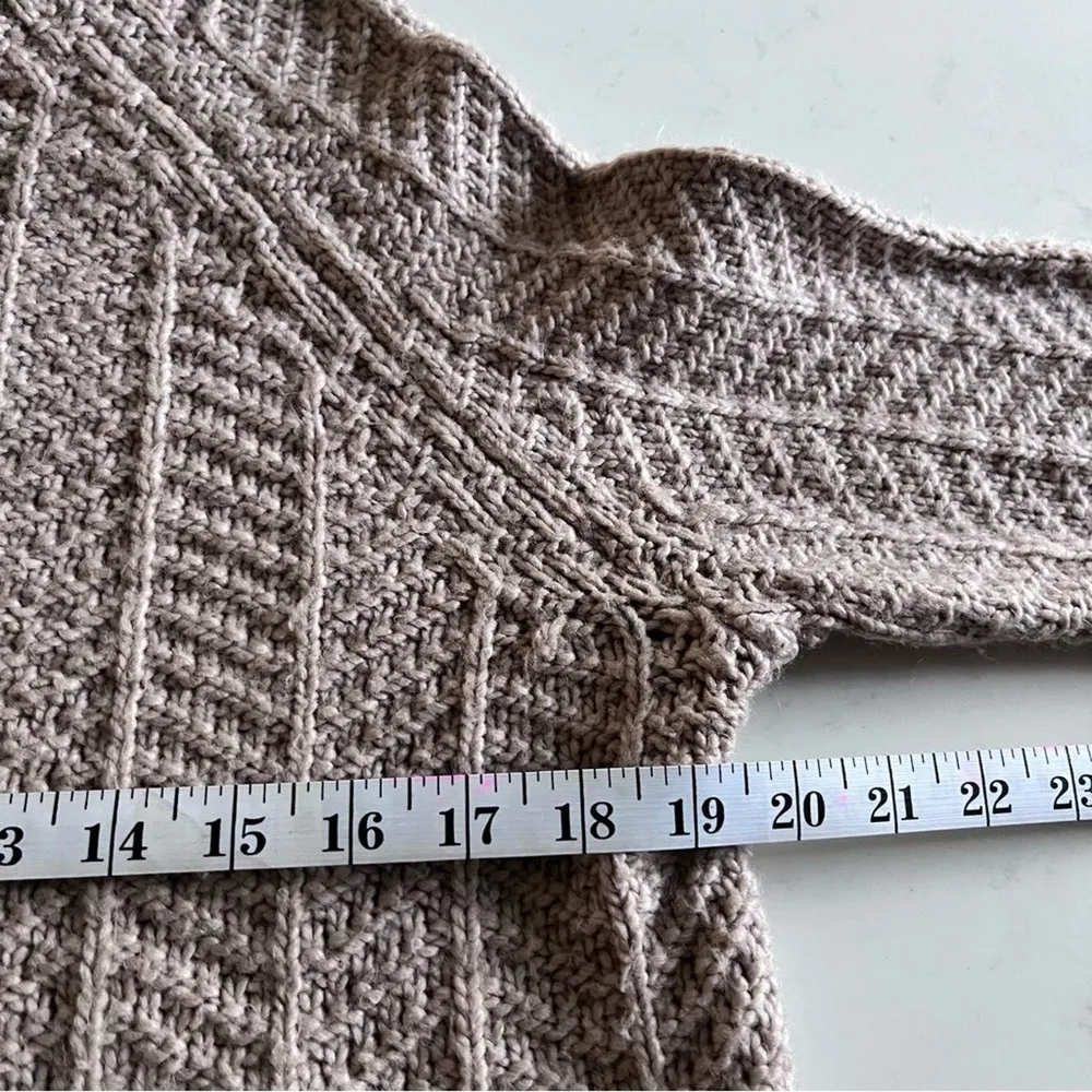 H&M ecru neutral boxy wool blend crewneck sweater size XS - Image 5