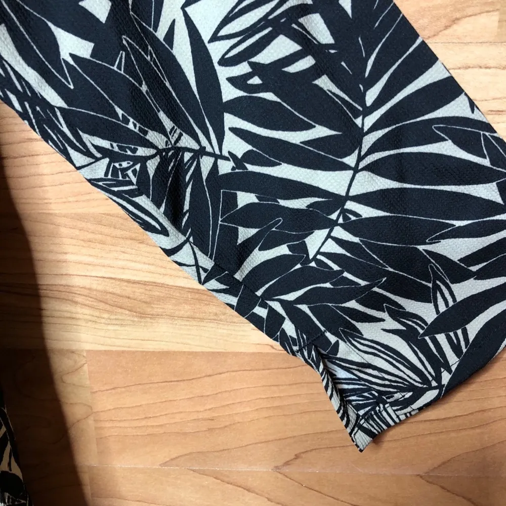 Jaclyn Smith Vintage  Button Up Leaf Pattern Size Small Blouse - Image 4