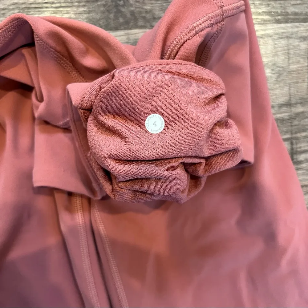 NWOT Lululemon High Rise Blush Pink Flare Leggings Size 4 - Image 3