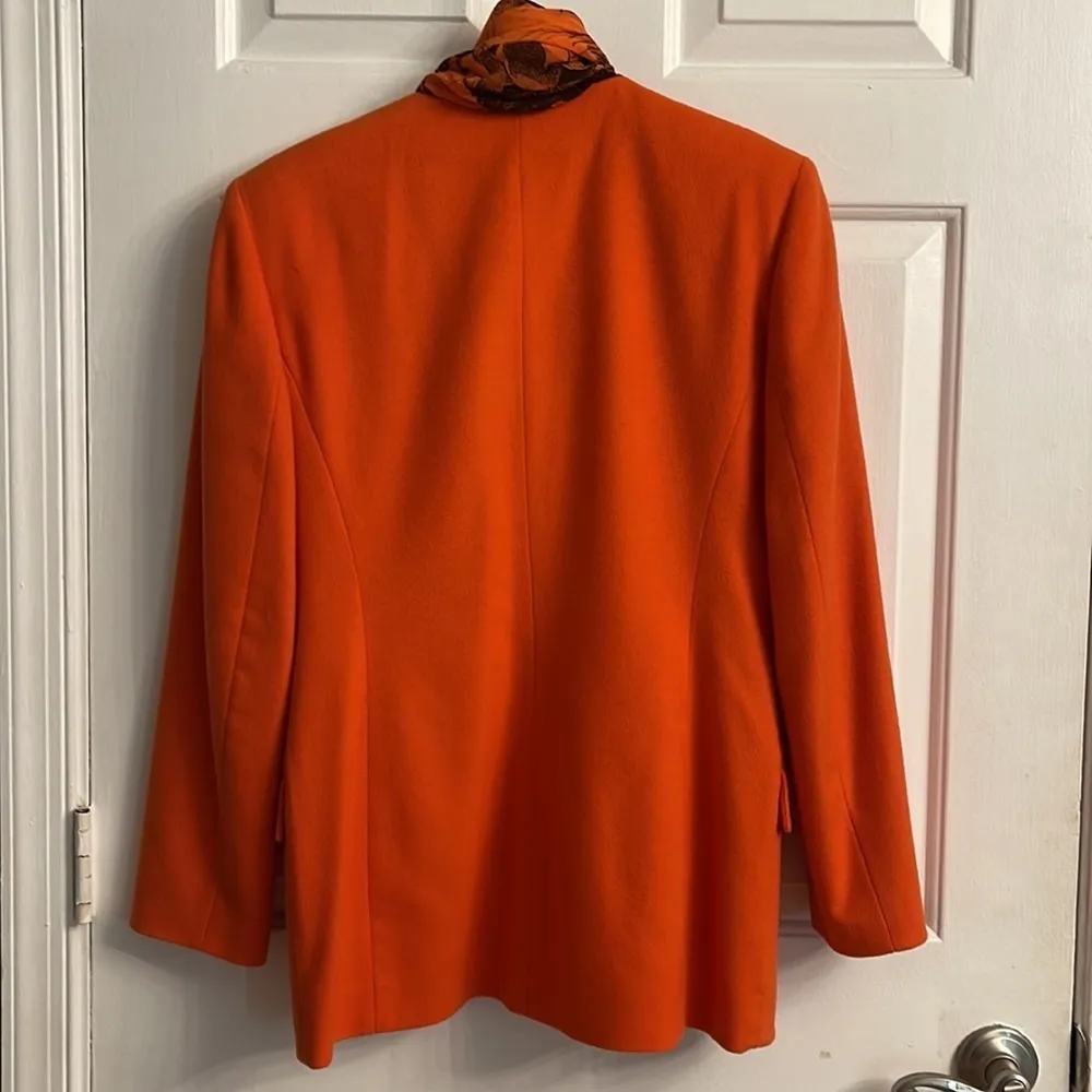 Alma Vintage Orange Cashmere blazer with flower accent scarf size 44 - Image 4
