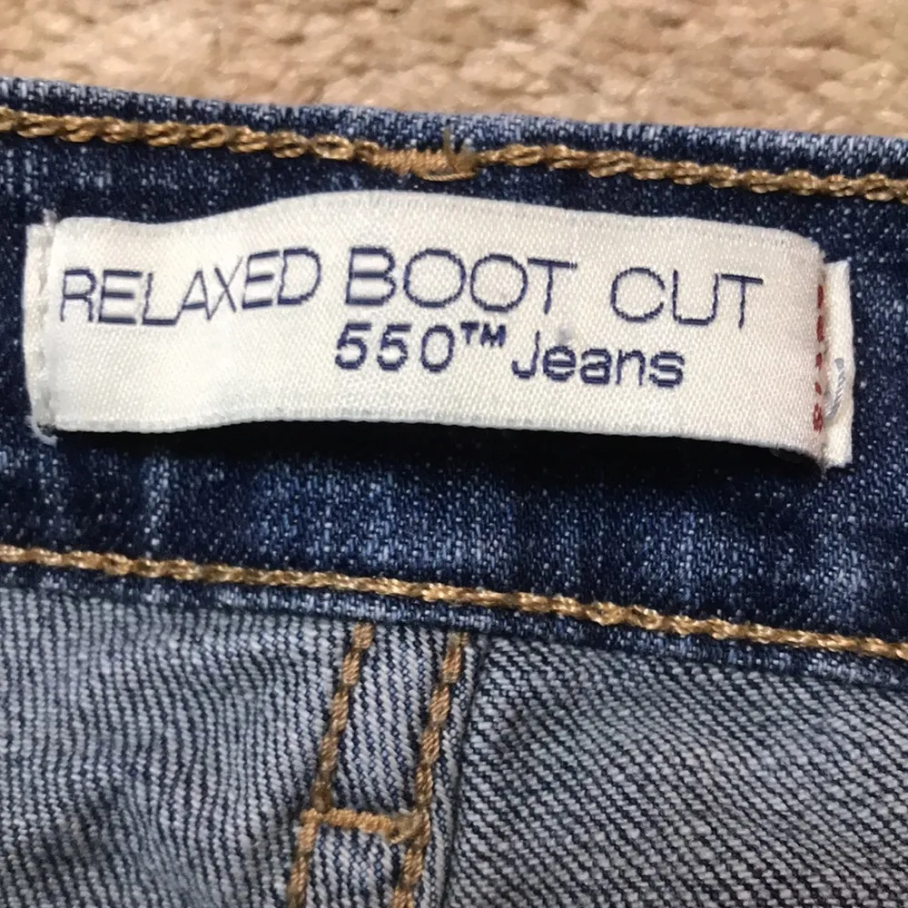 Levi’s Women’s 505 Jeans Relaxed Boot Cut Medium Wash Denim Sz 12 Long - Image 10