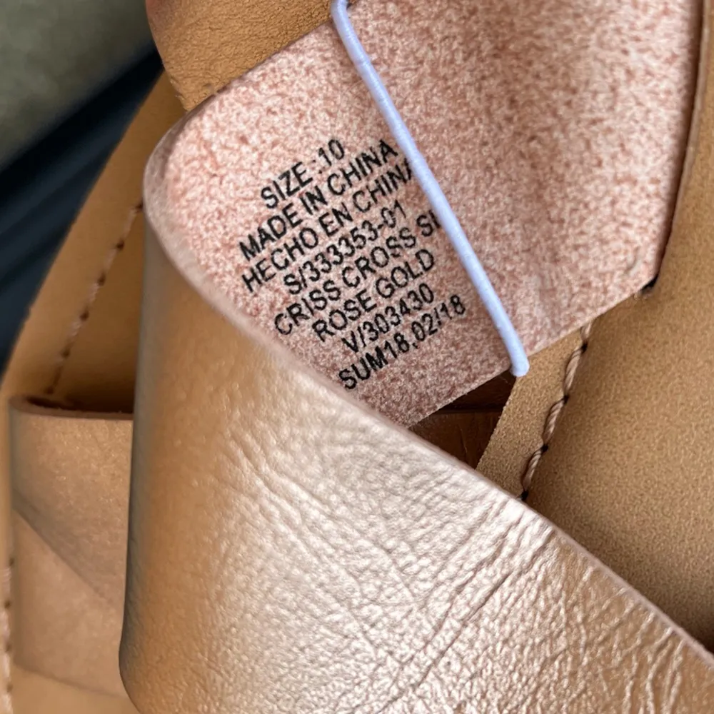 Gap NWT: rose gold  sandals - Image 4