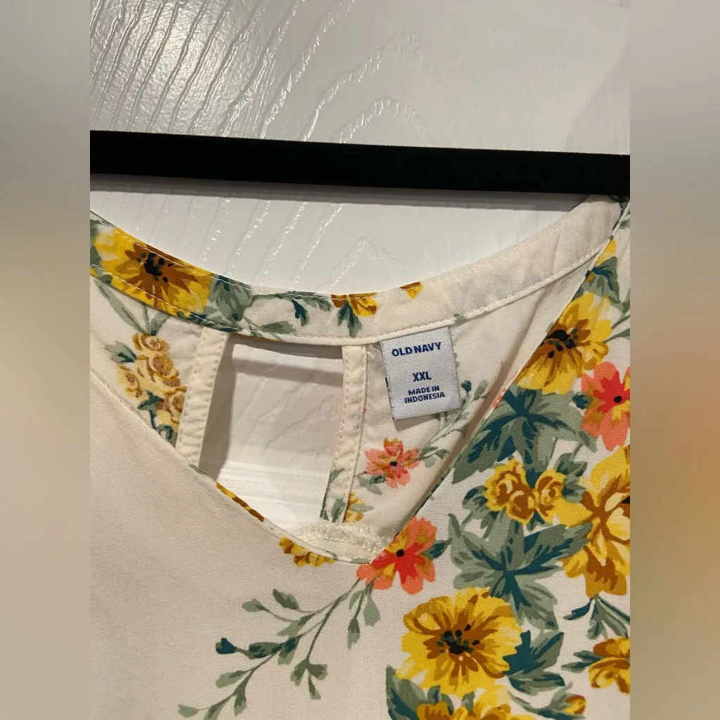 Old Navy Size XXL Cream Floral V Neck Flowy Keyhole Back  Tunic Tank Top - Image 8