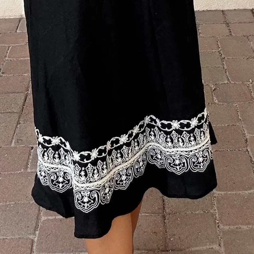Low waisted black linen and white boho hippie midi skirt with lace detailing - Image 4