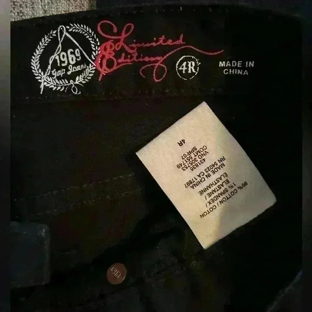 women’s jeans 2007 limited edition size 4 - Image 4