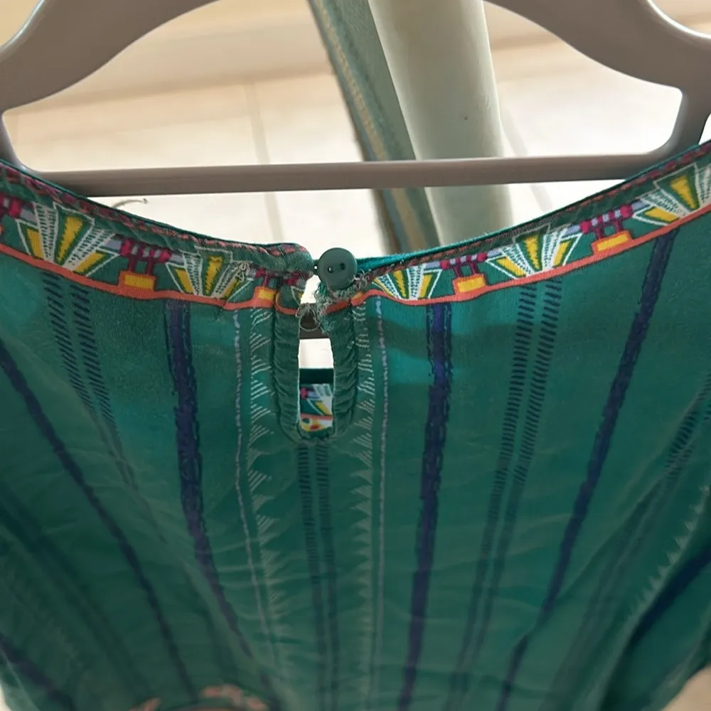 Cold shoulder with tie sleeve top - Image 8