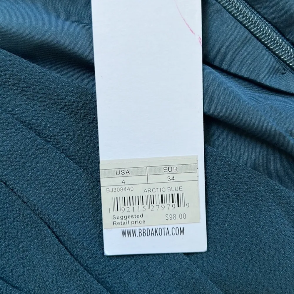 Dakota Take Care Now Day Ballon Sleeves Deep V neckline Dress Size 4 - Image 3