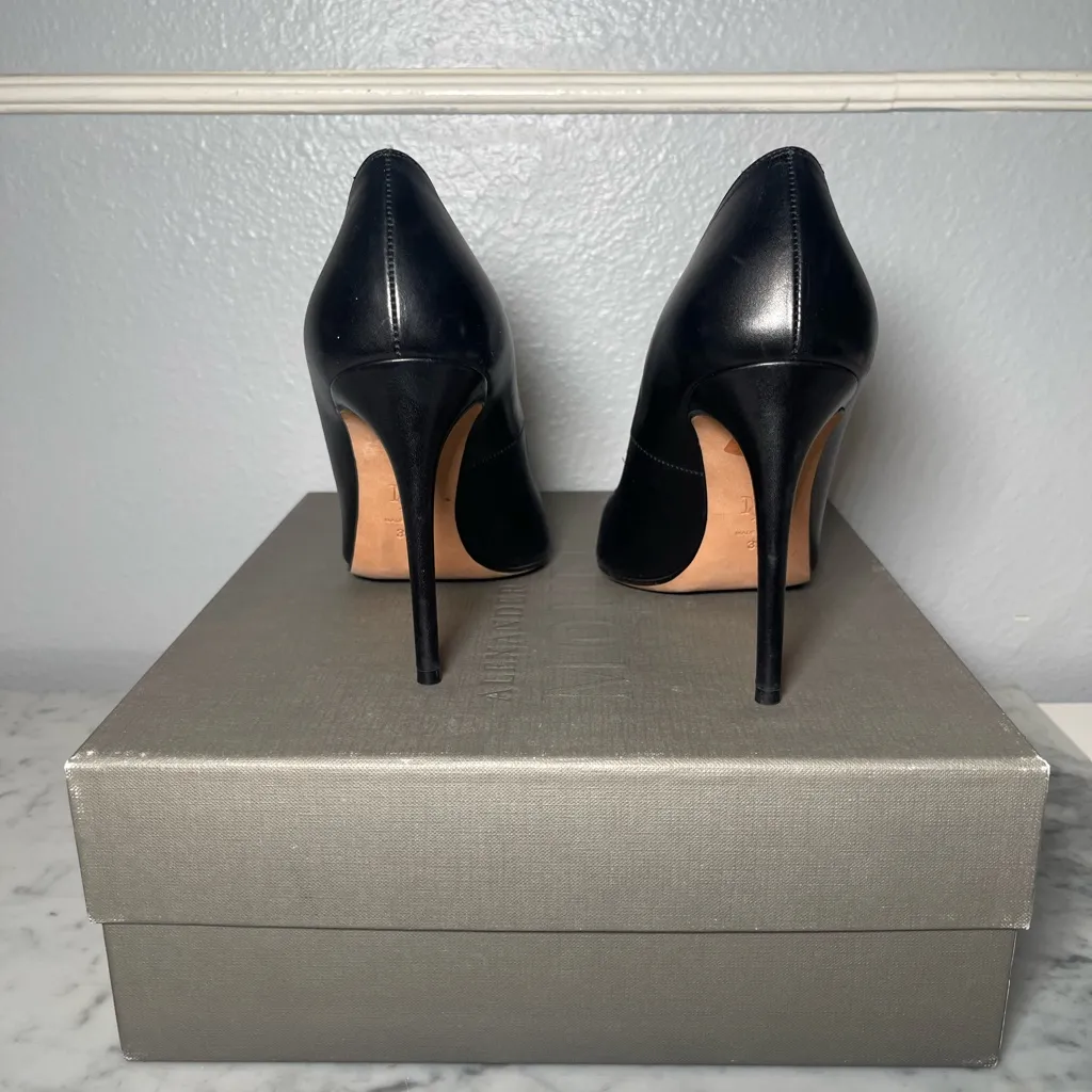 Alexander McQueen  Black Pointed Heels - Image 4