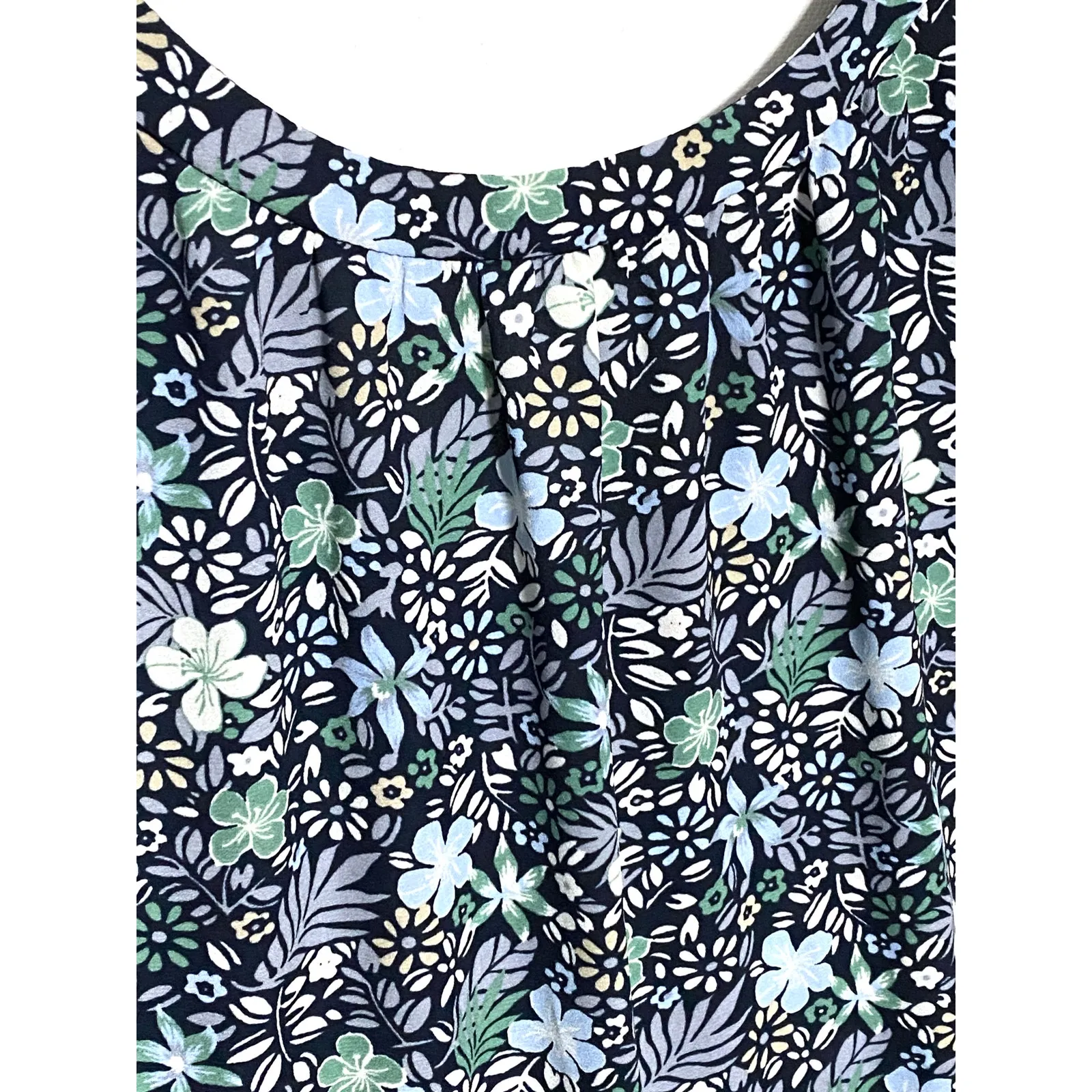Loft Floral Blue Green Top Blouse XS Career Cottagecore Flutter Sleeve Open Back - Image 4