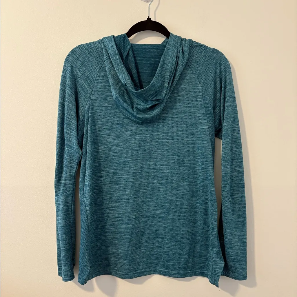 KUHL Engineered Hoodie Top Small - Image 6