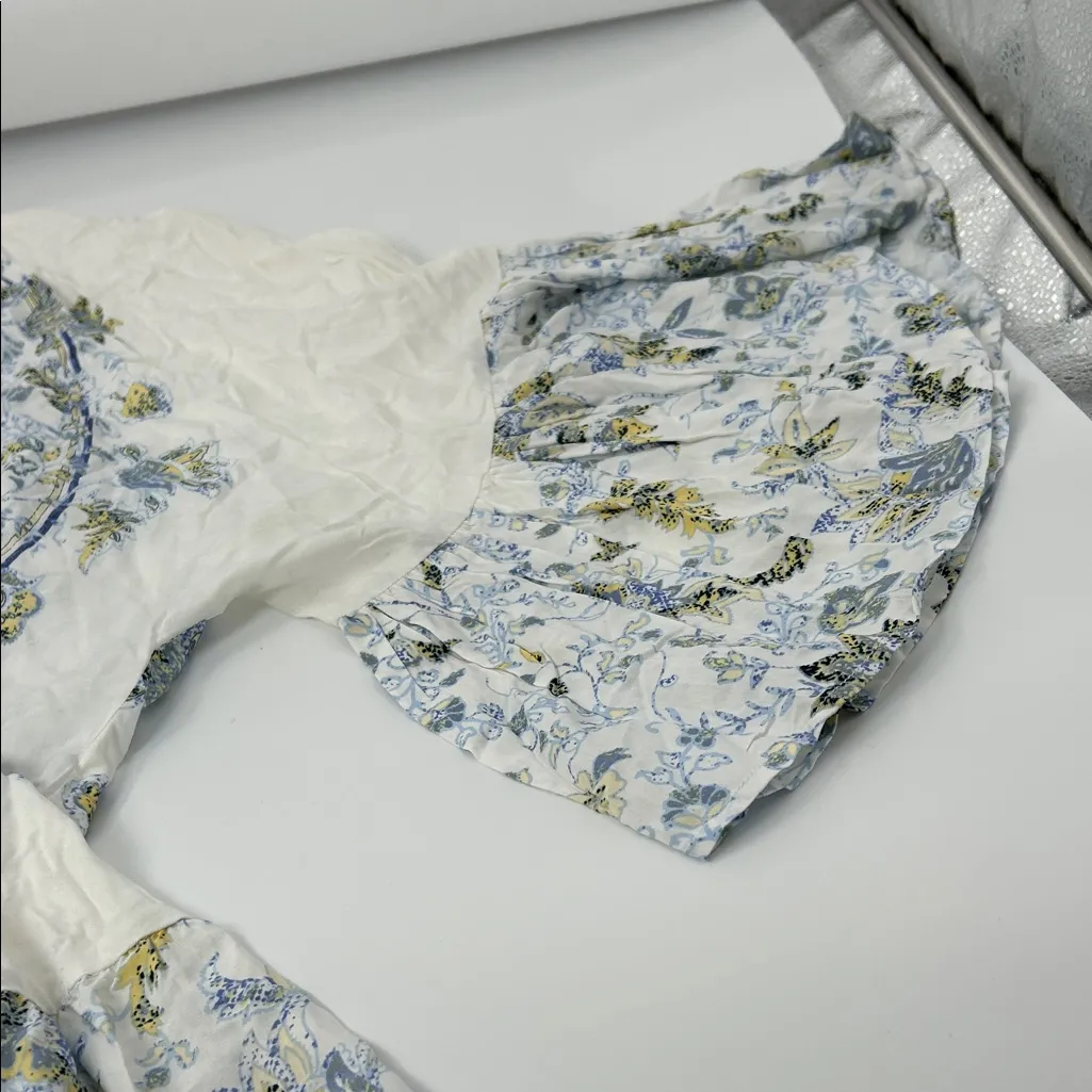 Elegant Blue and White Patterned Blouse Size undefined - Image 8