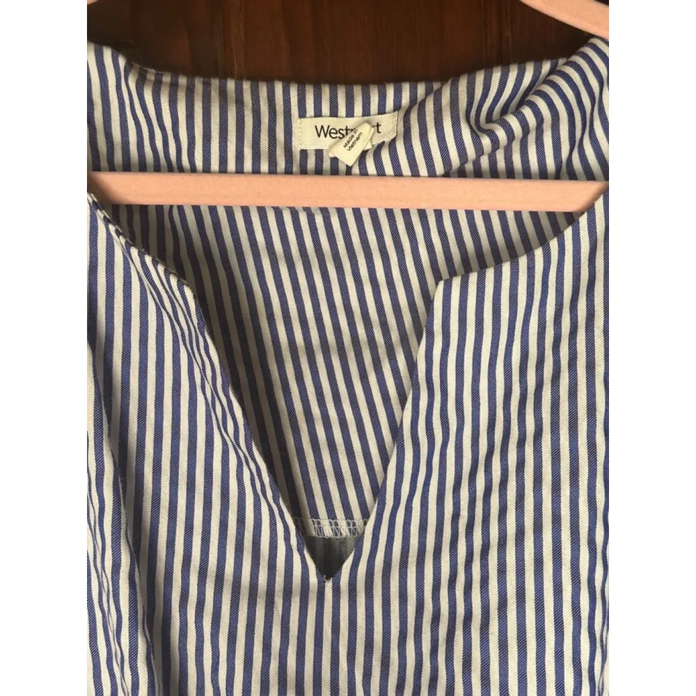 Westport Size 4 Blue & White Striped dress w. Bell sleeves and floral embroidery - Image 8