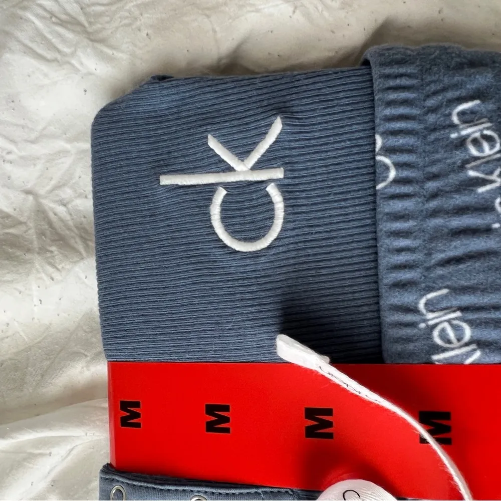 Calvin Klein pajama set 
Size medium - Image 3