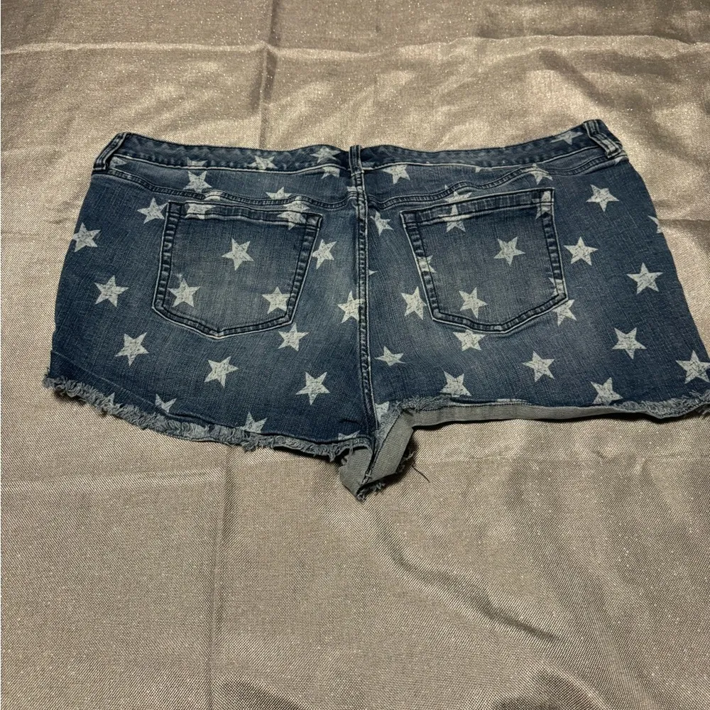 Torrid Blue Star-Patterned Jean Shorts - Image 4