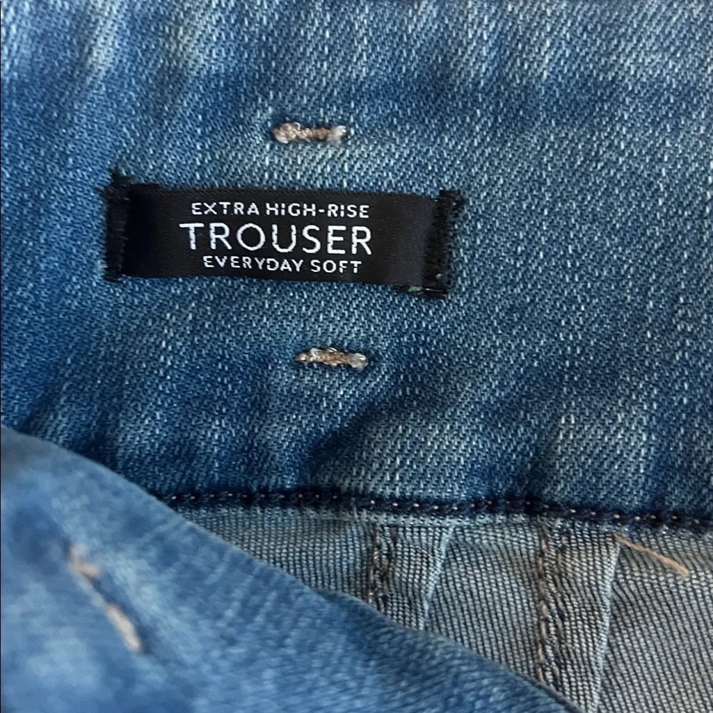 WHBM Every Day Soft Extra High Rise Trouser Jean Size 2 - Image 8