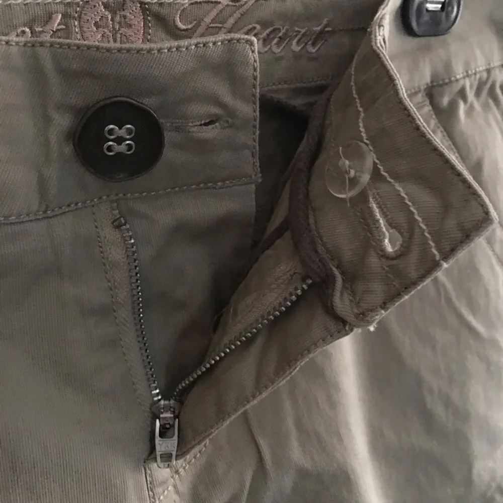 Khaki Shorts Size 28 - Image 5