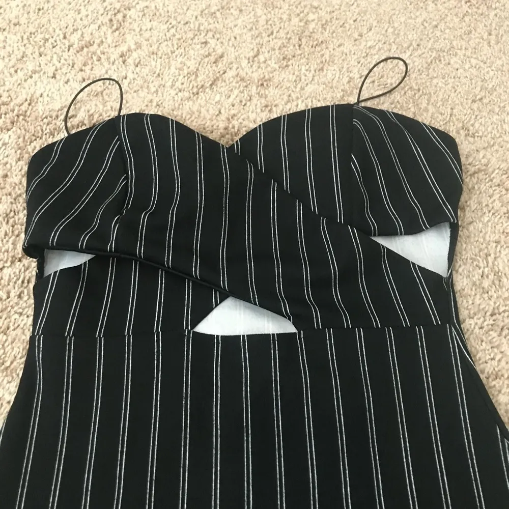 Fitted Black Party Dress - Image 2