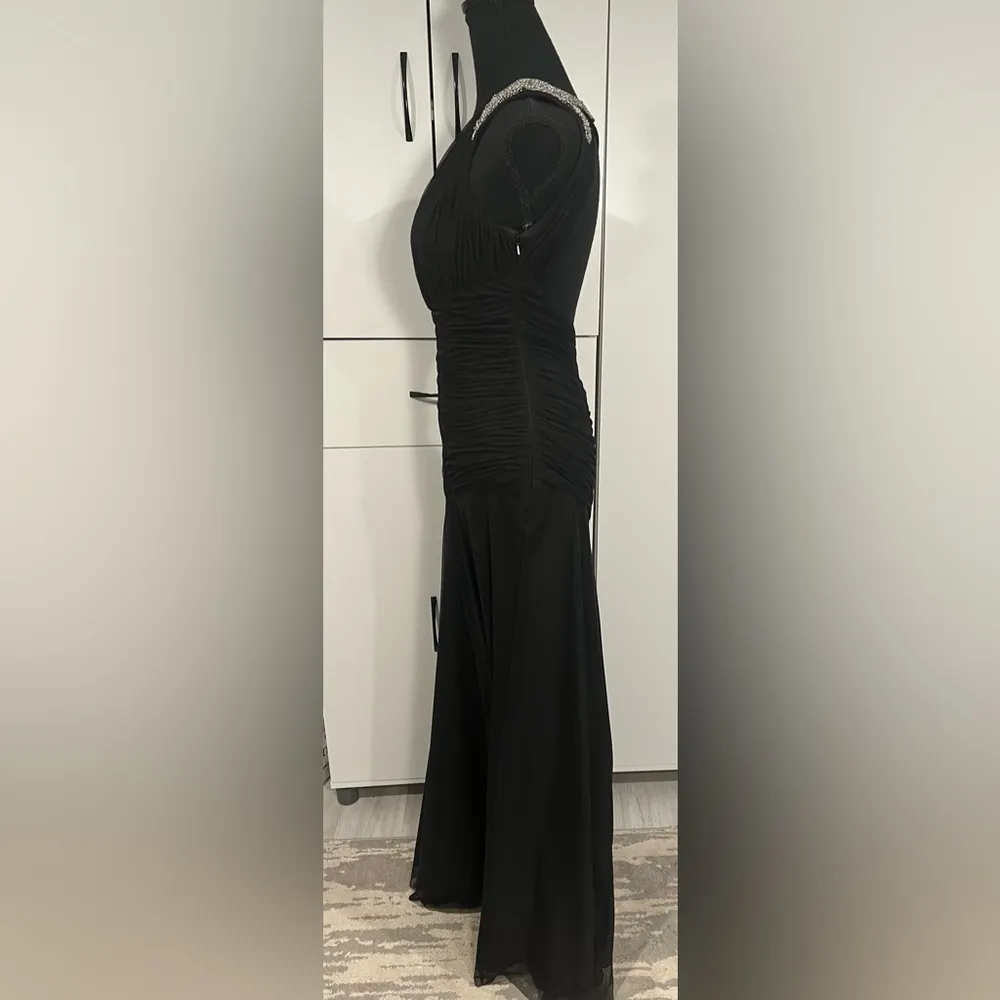 Cachet evening dress , special occasion dress , prom dress .‎ Size 4 Black - Image 3