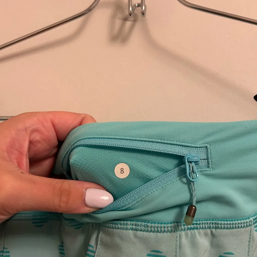 Lululemon Pace Setter Skirt in Stripe Dot Printed Angel Blue size 8 - Image 3