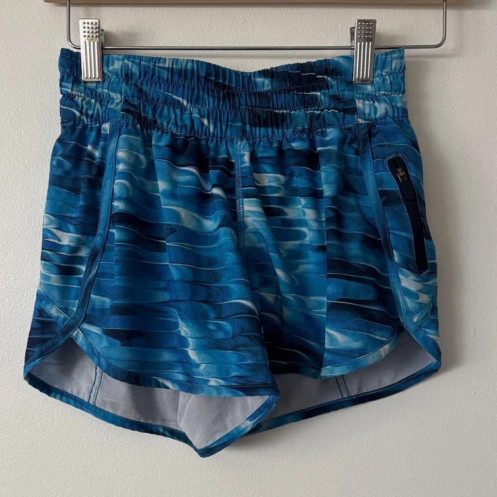 Lululemon 4 Tracker Short V *4" in Tidal Multi Blue - Image 4