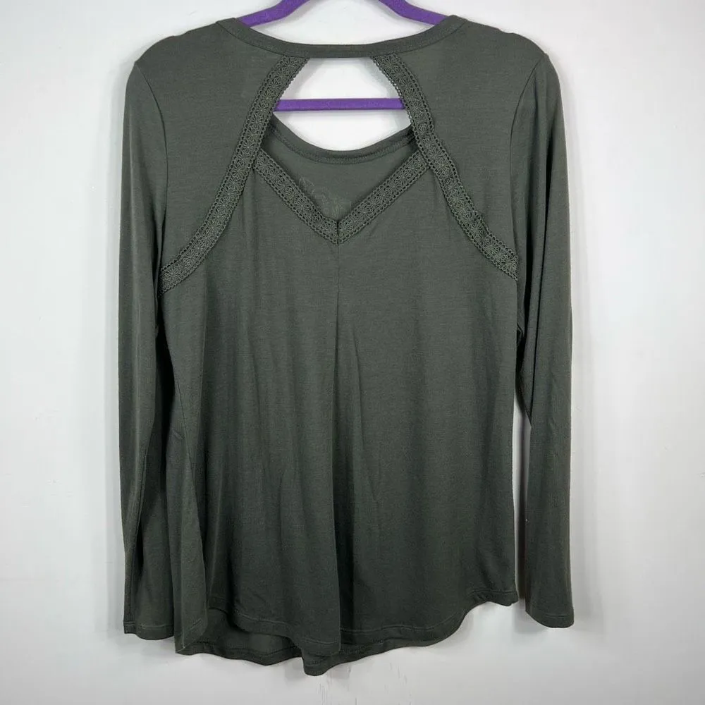 Jerry Leigh Long Sleeve Keyhole Skull Shirt - Image 3