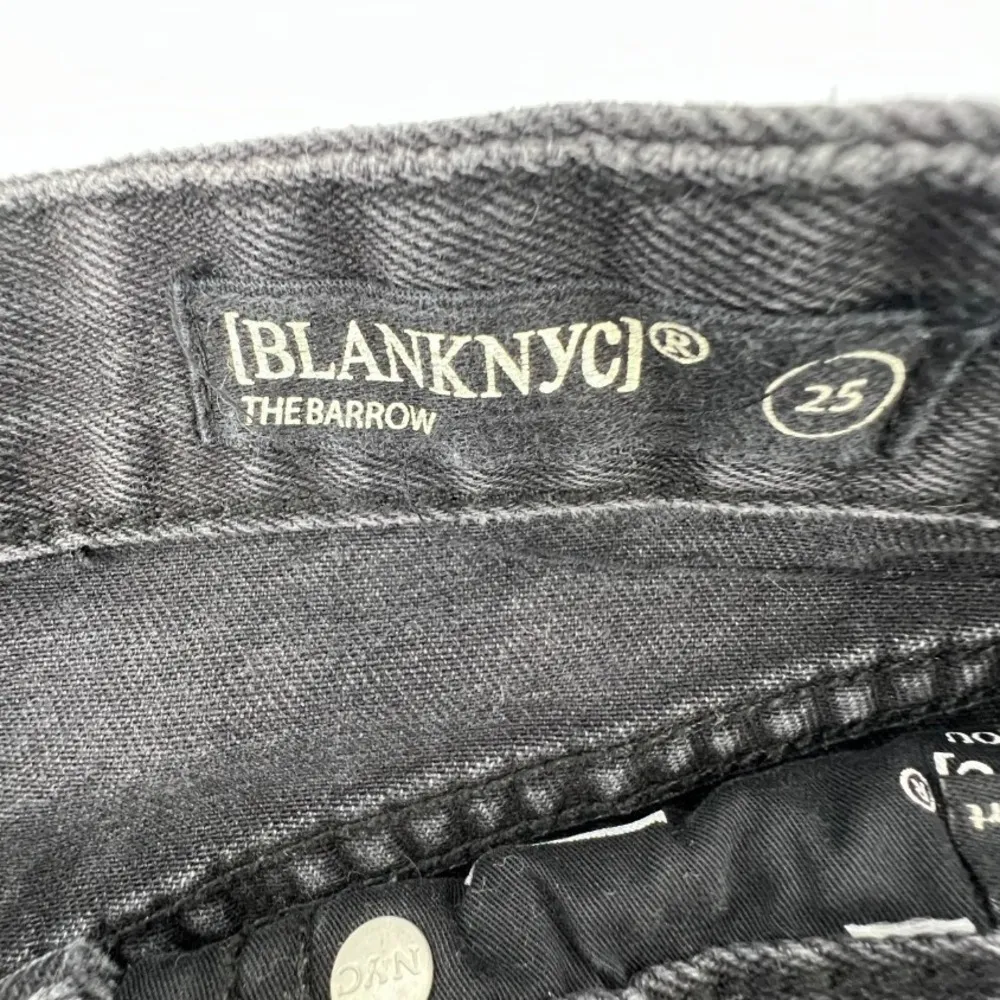 Blank NYC Women 25 The Barrow Vintage High-Rise Denim Short Buckle Black Western - Image 4