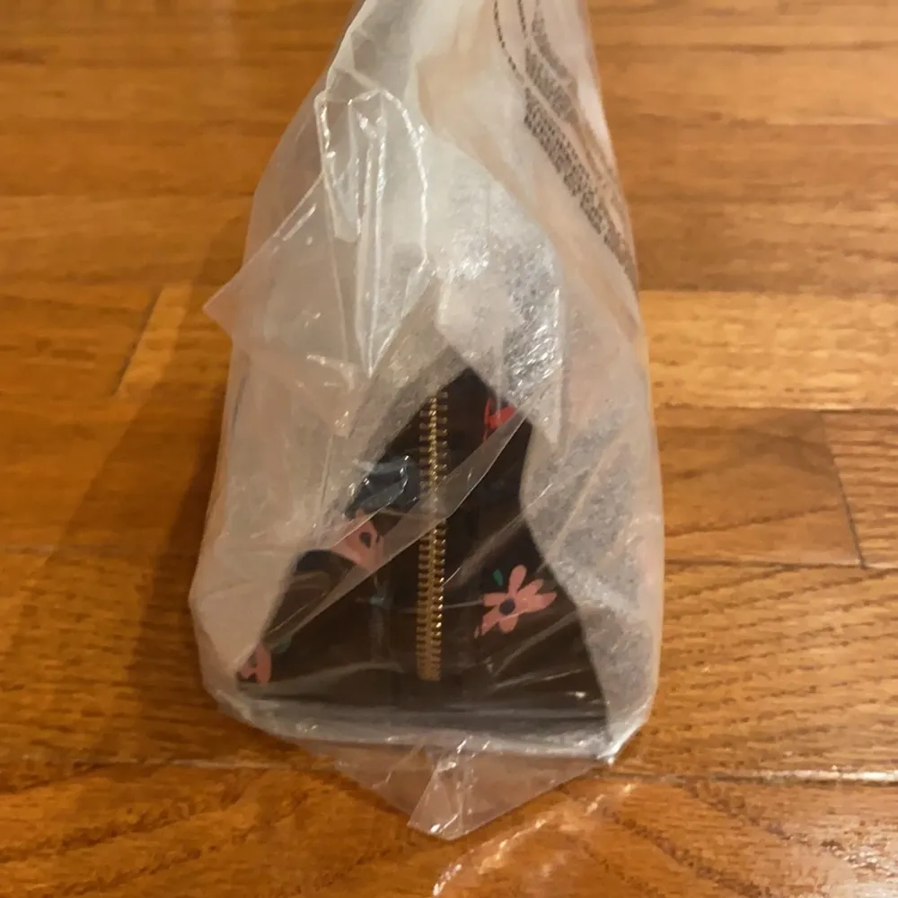 Kate Spade Cosmetic Case Black - Image 6