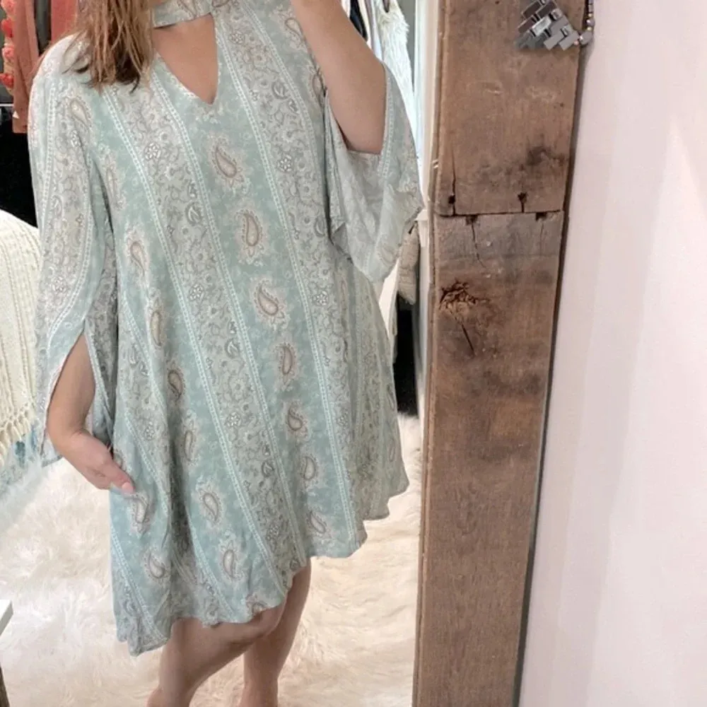 Andree by unit paisley floral dress size large - Image 2