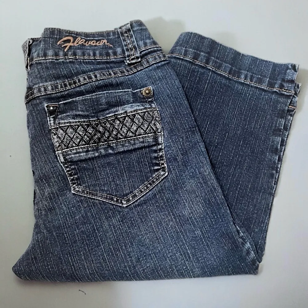 Bubblegum Women’s Mid-Rise Denim Jean Capris - Image 6