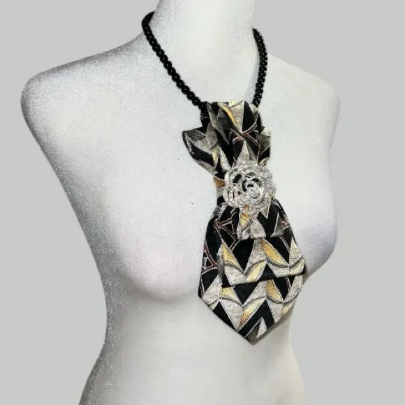 “Dainty Dapper”Chic Black and Gold Geometric necktie Necklace - Image 3