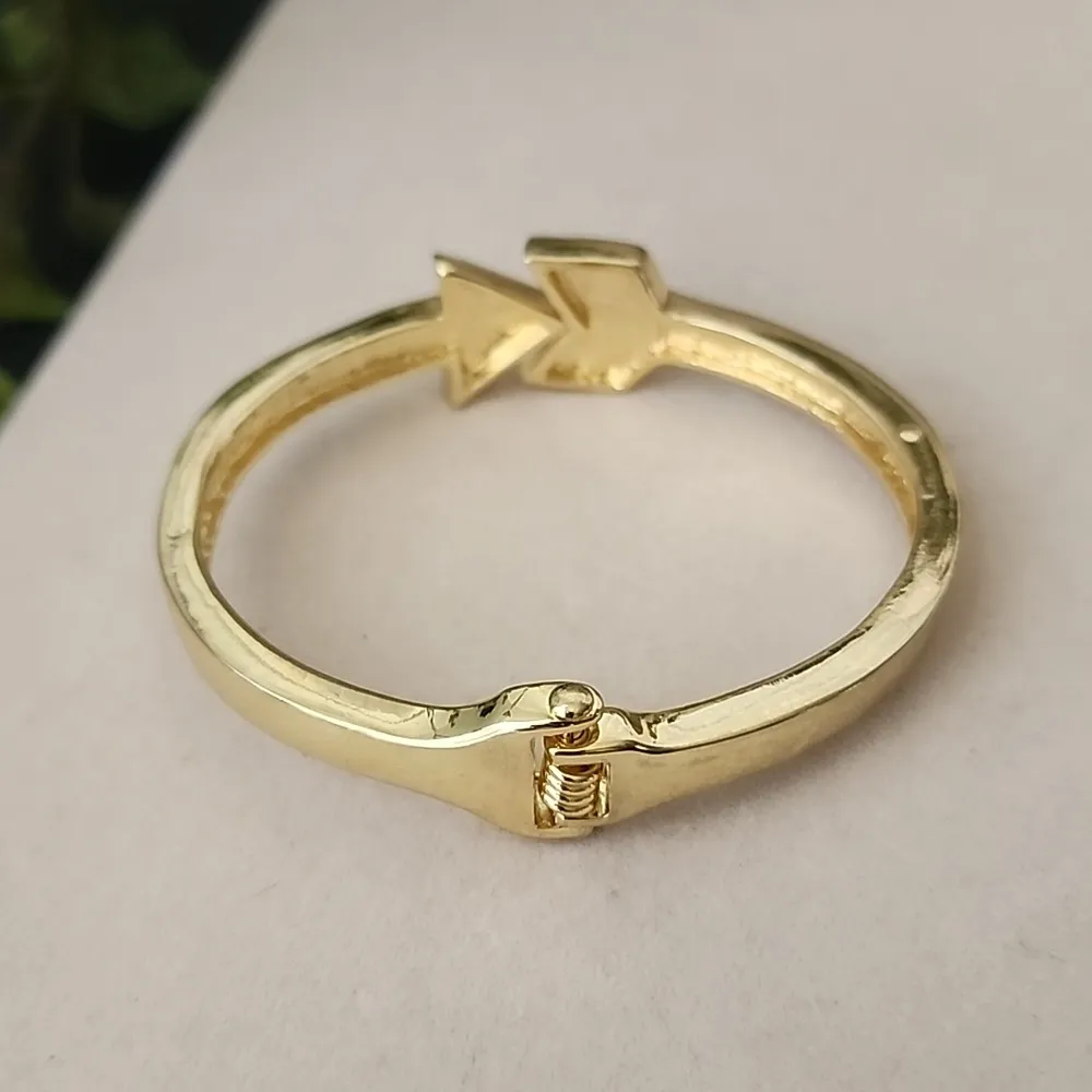 Vintage Gold Arrow with CZ Stones Clamper / Hinge Bracelet - Image 4