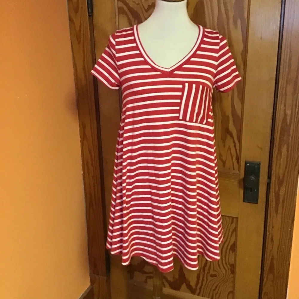 Anthropologie Entro Red Striped Casual V Neck Dress - Image 11