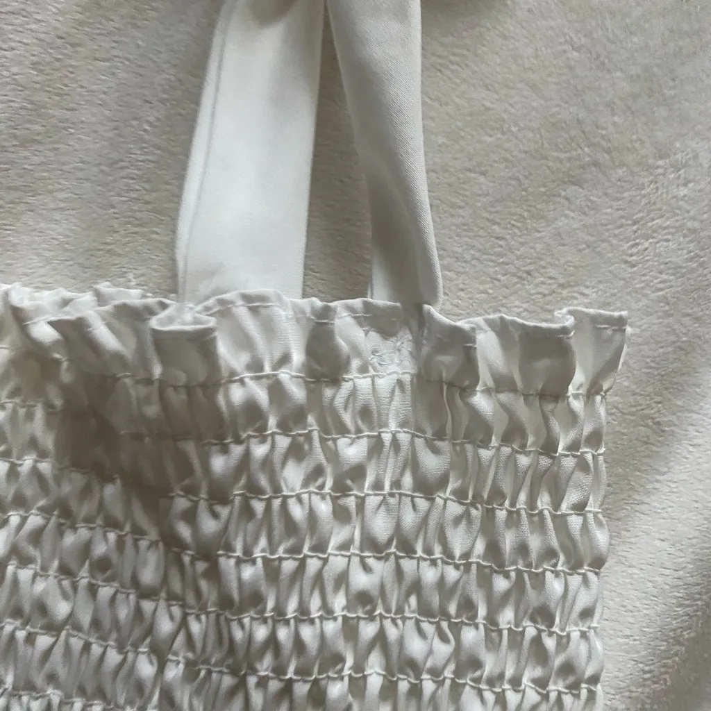 White ruched Smocked bows tank Top - Image 3