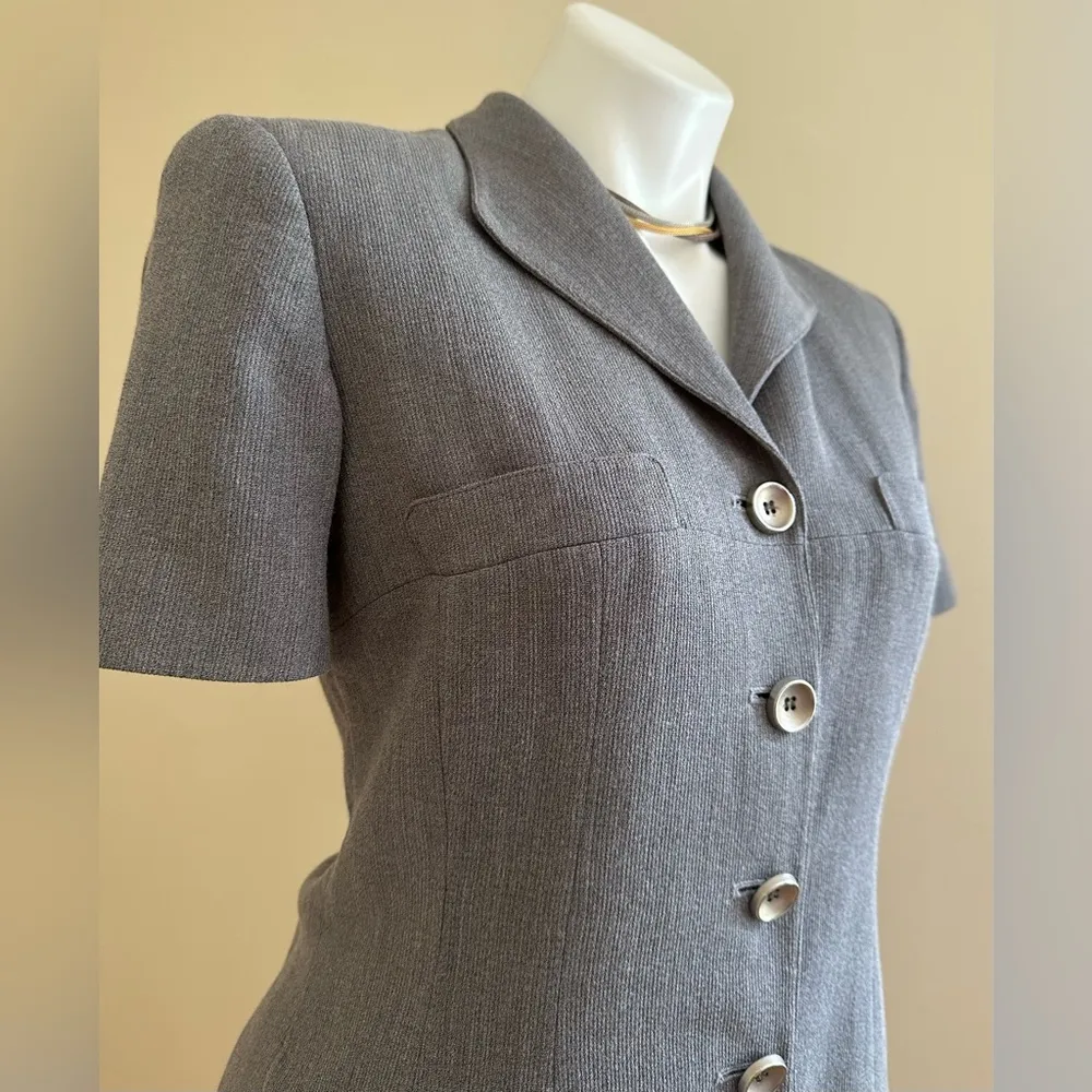 Liz Claiborne Petite Collection Gray Skirt Top Set.Top Short Sleeves  Sz 10P - Image 5