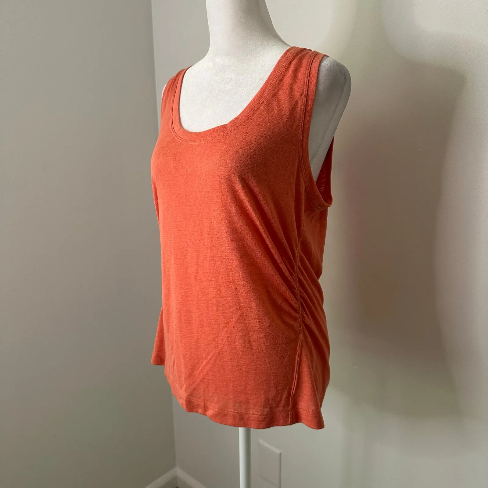Athleta orange knit sleeveless tank top size M - Image 3