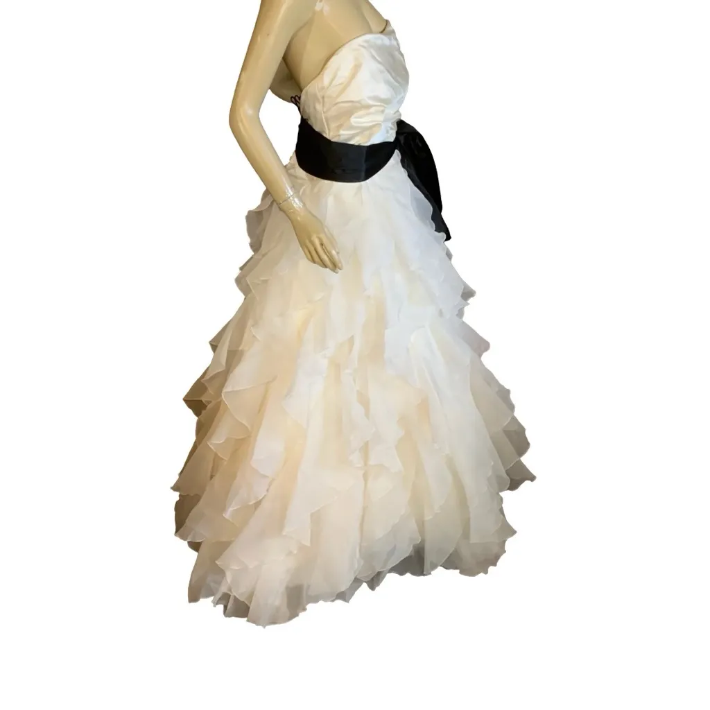 PALOMA BLANCA IVORY SILK & BLEND RUFFLED STRAPLESS GOWN W/BLACK SASH (18) Black - Image 5