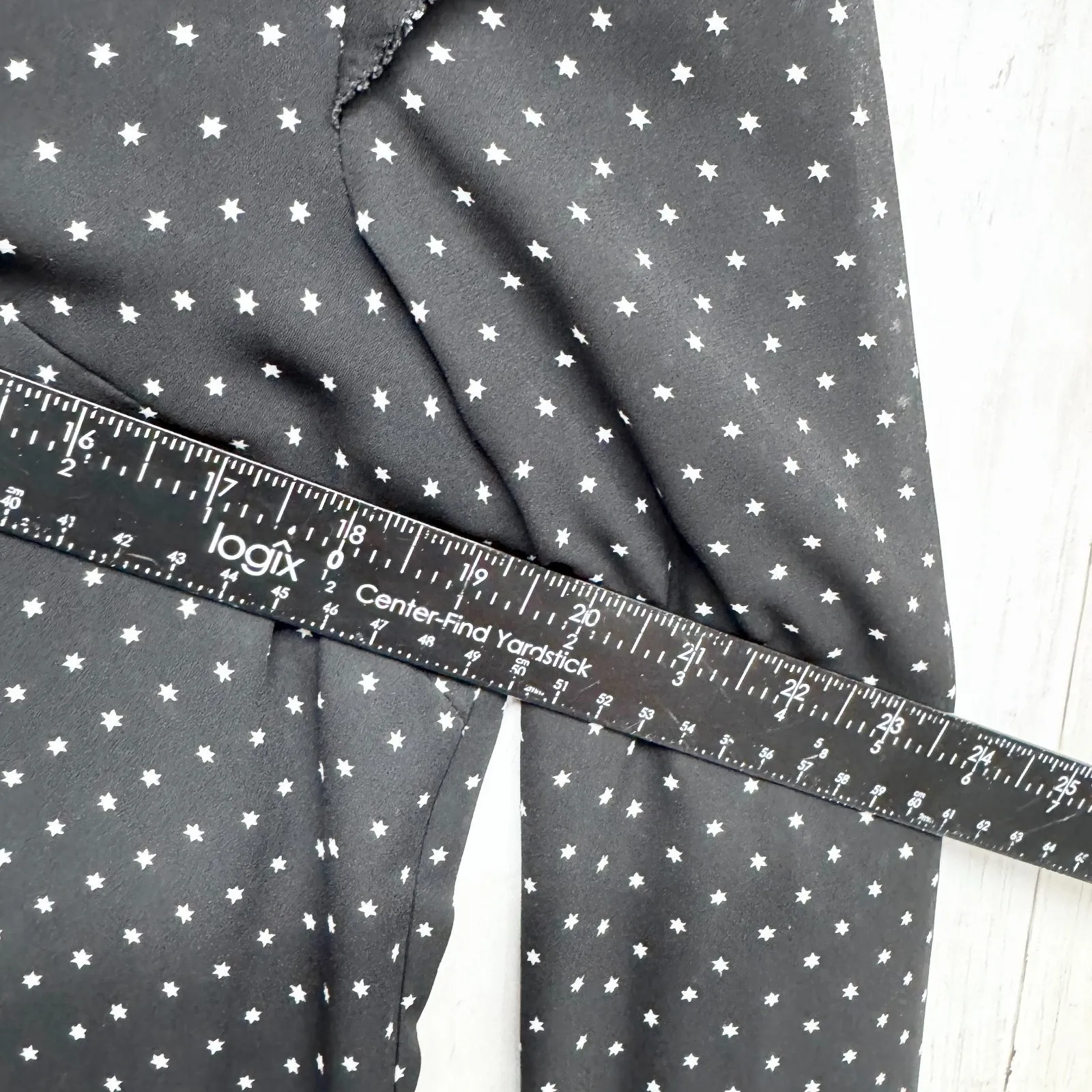 Michael Michael Kors Blouse Women Size Medium Starburst Pattern Flutter Shoulder - Image 6