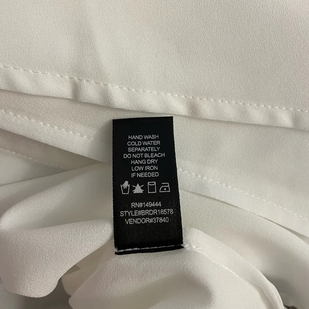 Red by BKE Buckle Chiffon Asymmetrical Zipper Top Size Large - Image 15