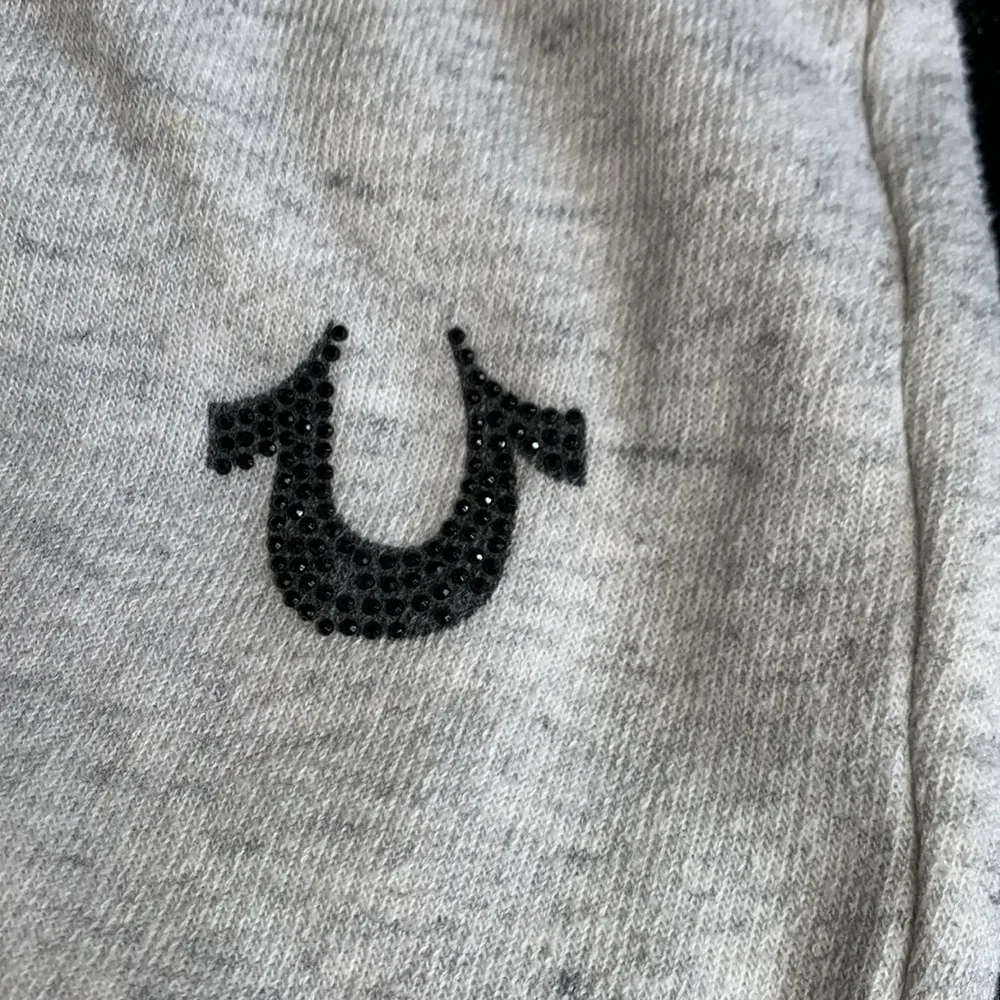 WOMEN'S TRUE RELIGION GRAY HORSESHOE JOGGERS WITH BLACK CRYSTAL LOGO SIZE SMALL - Image 2