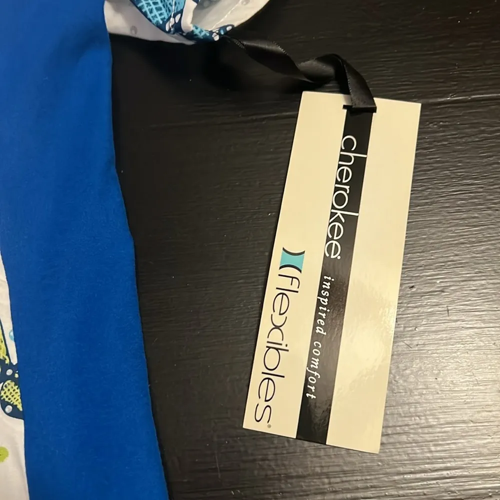 Cherokee flexibles butterfly scrub top - Image 3