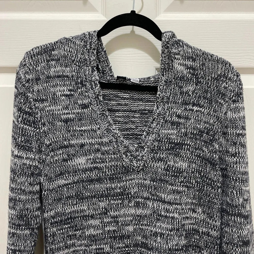 Roxy Black & White Knit Hooded V-Neck Sweater XL - Image 2