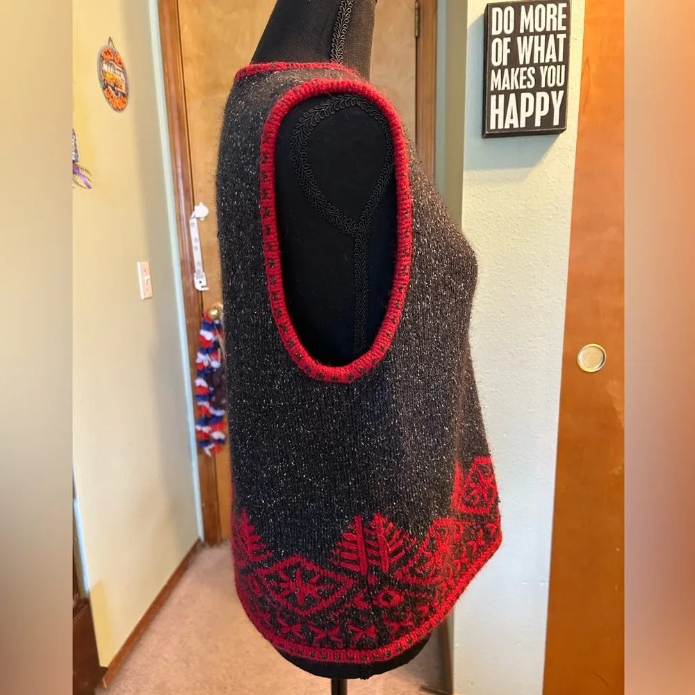 Nomadic Traders gray and red zip up vest snowflake winter stitching size L Size L - Image 2